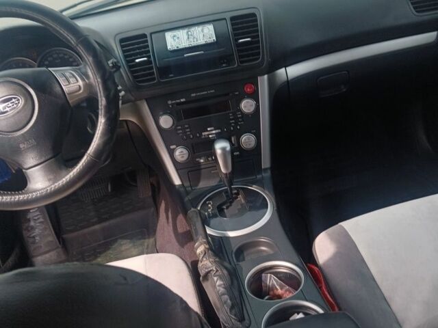 Серый Субару Аутбек, объемом двигателя 2.5 л и пробегом 300 тыс. км за 5700 $, фото 9 на Automoto.ua