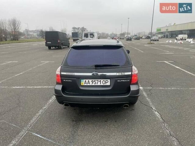 Сірий Субару Аутбек, об'ємом двигуна 2.5 л та пробігом 350 тис. км за 6500 $, фото 1 на Automoto.ua