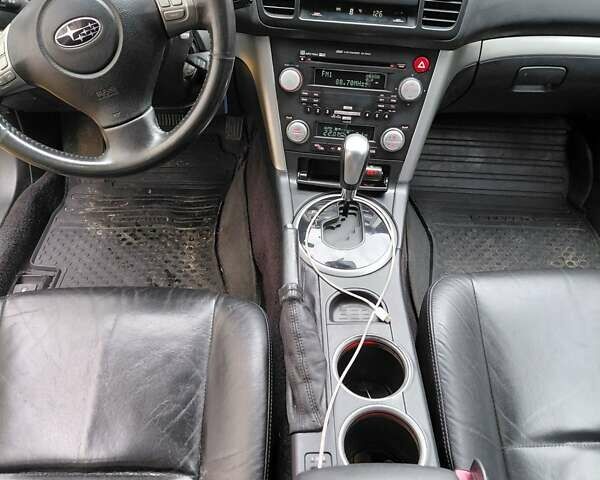 Серый Субару Аутбек, объемом двигателя 2.46 л и пробегом 292 тыс. км за 6900 $, фото 3 на Automoto.ua