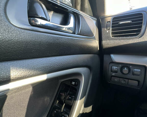 Серый Субару Аутбек, объемом двигателя 2.46 л и пробегом 362 тыс. км за 4350 $, фото 27 на Automoto.ua