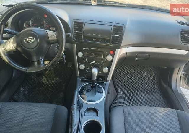 Серый Субару Аутбек, объемом двигателя 2.5 л и пробегом 299 тыс. км за 5650 $, фото 16 на Automoto.ua