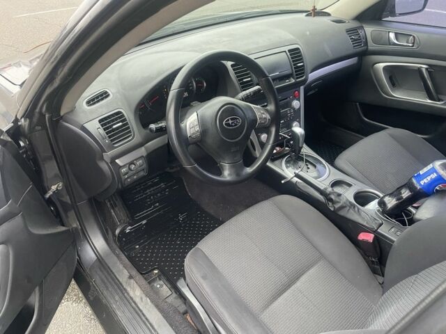 Серый Субару Аутбек, объемом двигателя 2.5 л и пробегом 350 тыс. км за 6500 $, фото 7 на Automoto.ua