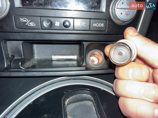 Серый Субару Аутбек, объемом двигателя 3 л и пробегом 290 тыс. км за 6800 $, фото 4 на Automoto.ua