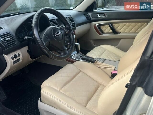Сірий Субару Аутбек, об'ємом двигуна 2.5 л та пробігом 367 тис. км за 4100 $, фото 13 на Automoto.ua
