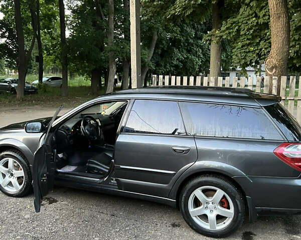 Серый Субару Аутбек, объемом двигателя 3 л и пробегом 265 тыс. км за 6400 $, фото 2 на Automoto.ua
