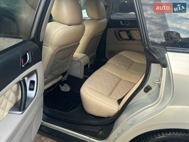 Сірий Субару Аутбек, об'ємом двигуна 2.5 л та пробігом 367 тис. км за 4100 $, фото 12 на Automoto.ua