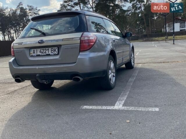 Серый Субару Аутбек, объемом двигателя 2.5 л и пробегом 330 тыс. км за 5800 $, фото 5 на Automoto.ua