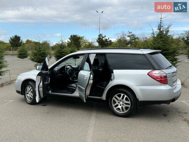 Серый Субару Аутбек, объемом двигателя 2.5 л и пробегом 390 тыс. км за 6700 $, фото 4 на Automoto.ua