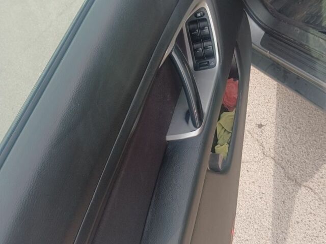 Серый Субару Аутбек, объемом двигателя 2.5 л и пробегом 300 тыс. км за 5700 $, фото 5 на Automoto.ua