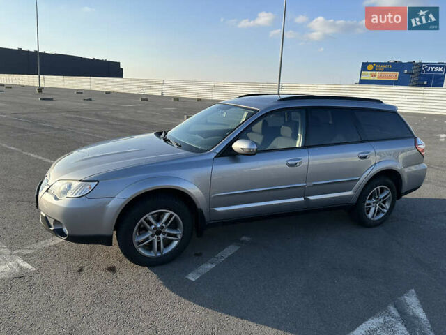 Сірий Субару Аутбек, об'ємом двигуна 2.5 л та пробігом 225 тис. км за 6300 $, фото 1 на Automoto.ua