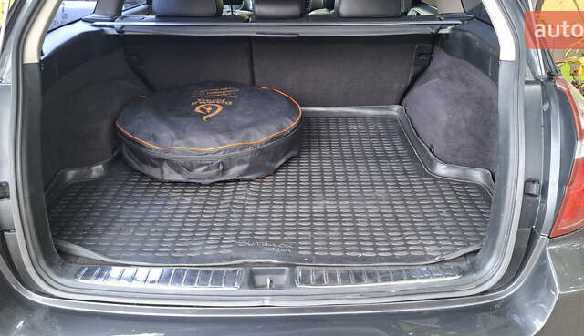 Сірий Субару Аутбек, об'ємом двигуна 3 л та пробігом 273 тис. км за 7400 $, фото 10 на Automoto.ua