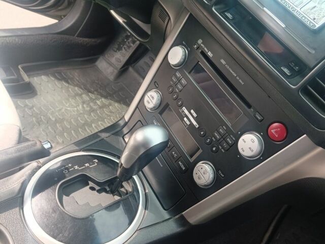 Серый Субару Аутбек, объемом двигателя 2.5 л и пробегом 300 тыс. км за 5700 $, фото 1 на Automoto.ua