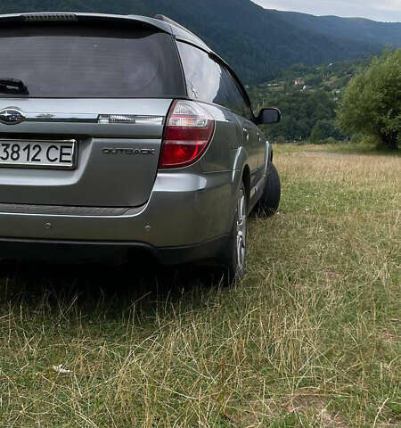 Серый Субару Аутбек, объемом двигателя 3 л и пробегом 290 тыс. км за 7200 $, фото 1 на Automoto.ua