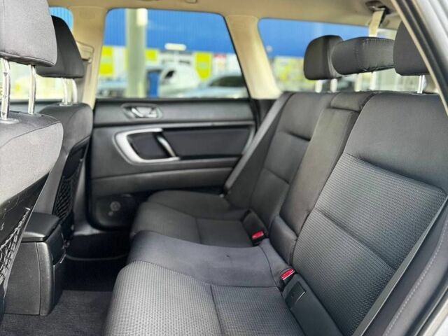 Сірий Субару Аутбек, об'ємом двигуна 0 л та пробігом 189 тис. км за 7300 $, фото 7 на Automoto.ua