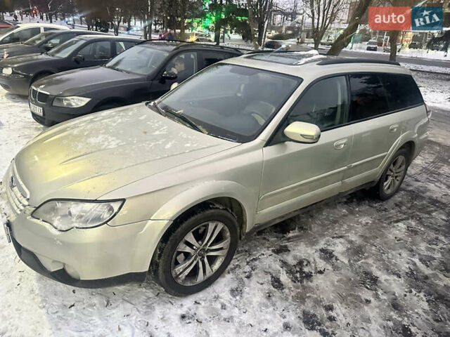 Сірий Субару Аутбек, об'ємом двигуна 2.5 л та пробігом 398 тис. км за 3999 $, фото 2 на Automoto.ua