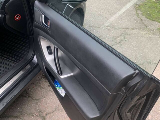 Серый Субару Аутбек, объемом двигателя 3 л и пробегом 245 тыс. км за 7500 $, фото 15 на Automoto.ua