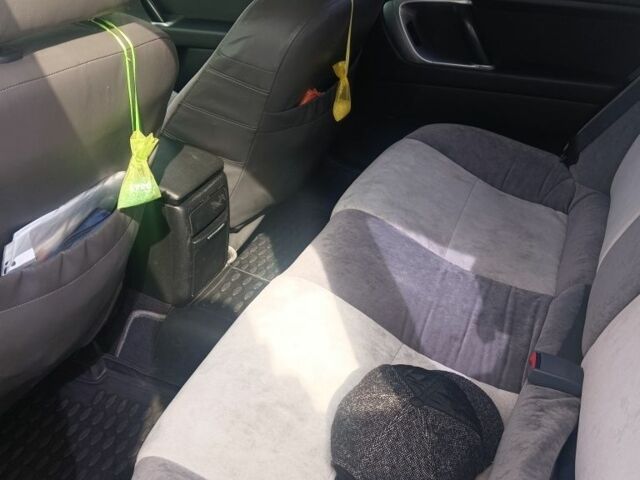 Серый Субару Аутбек, объемом двигателя 2.5 л и пробегом 300 тыс. км за 5700 $, фото 10 на Automoto.ua