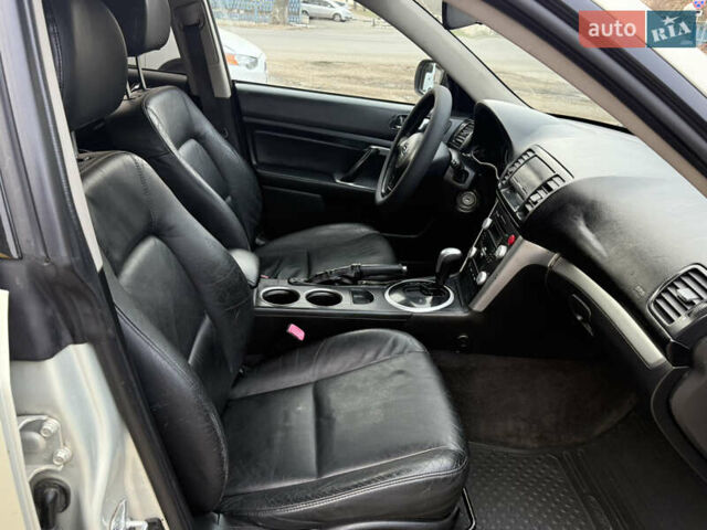 Сірий Субару Аутбек, об'ємом двигуна 2.5 л та пробігом 396 тис. км за 5600 $, фото 18 на Automoto.ua