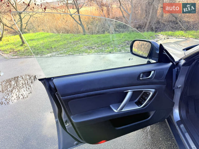 Сірий Субару Аутбек, об'ємом двигуна 3 л та пробігом 235 тис. км за 6850 $, фото 44 на Automoto.ua