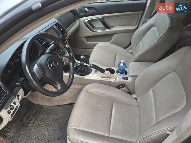 Серый Субару Аутбек, объемом двигателя 2 л и пробегом 216 тыс. км за 7000 $, фото 13 на Automoto.ua