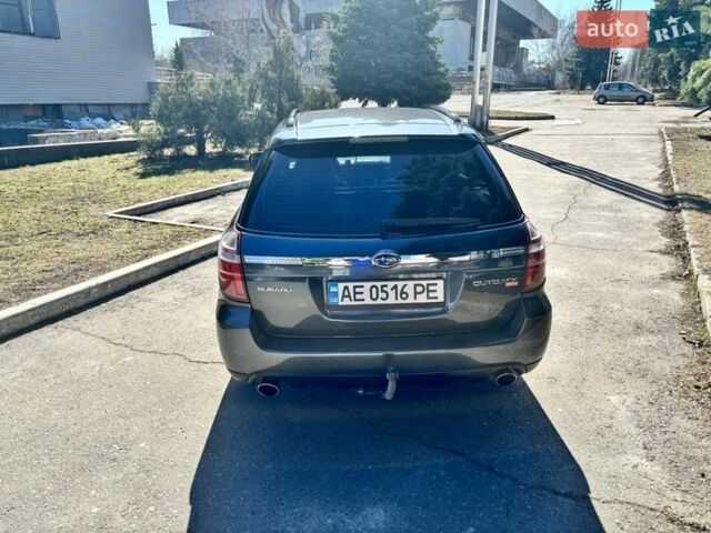 Серый Субару Аутбек, объемом двигателя 3 л и пробегом 250 тыс. км за 8000 $, фото 4 на Automoto.ua