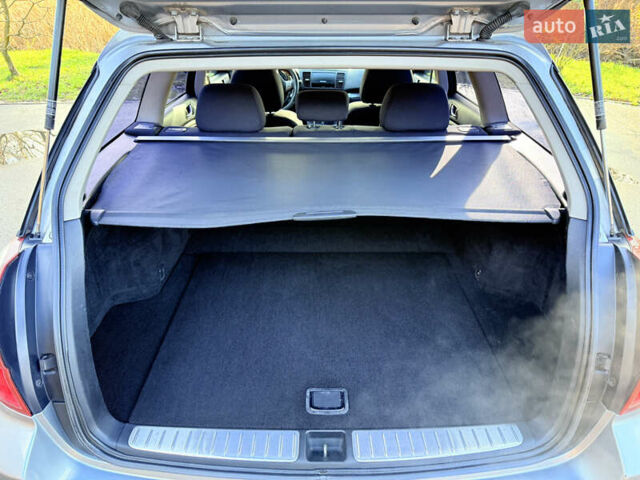 Сірий Субару Аутбек, об'ємом двигуна 3 л та пробігом 235 тис. км за 6850 $, фото 25 на Automoto.ua