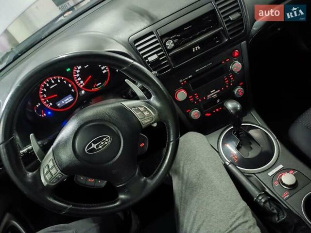 Серый Субару Аутбек, объемом двигателя 3 л и пробегом 161 тыс. км за 8900 $, фото 44 на Automoto.ua