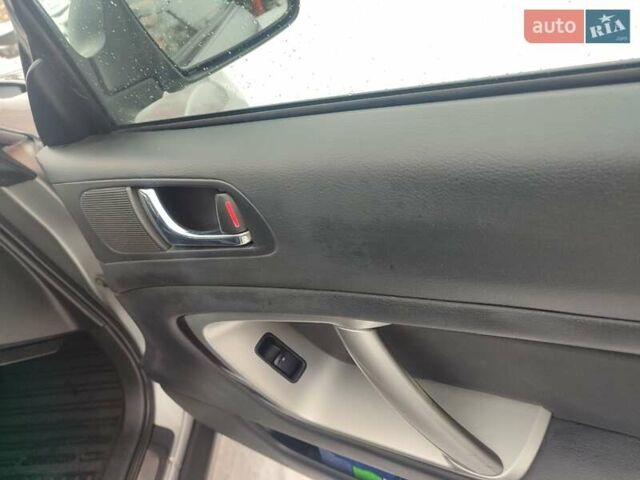 Сірий Субару Аутбек, об'ємом двигуна 3 л та пробігом 266 тис. км за 7500 $, фото 24 на Automoto.ua