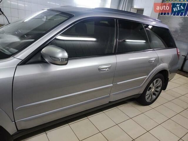 Серый Субару Аутбек, объемом двигателя 3 л и пробегом 161 тыс. км за 8900 $, фото 5 на Automoto.ua