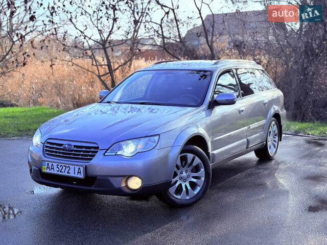 Сірий Субару Аутбек, об'ємом двигуна 3 л та пробігом 235 тис. км за 6850 $, фото 1 на Automoto.ua