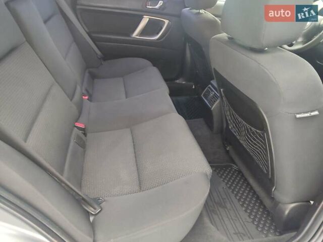 Сірий Субару Аутбек, об'ємом двигуна 3 л та пробігом 266 тис. км за 7500 $, фото 22 на Automoto.ua