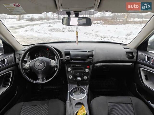 Серый Субару Аутбек, объемом двигателя 2.5 л и пробегом 255 тыс. км за 7200 $, фото 6 на Automoto.ua