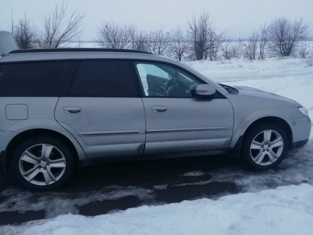 Серый Субару Аутбек, объемом двигателя 2 л и пробегом 211 тыс. км за 7300 $, фото 2 на Automoto.ua