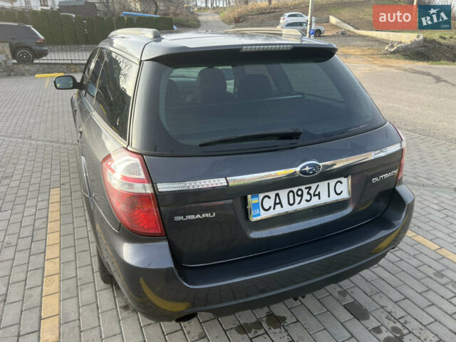 Сірий Субару Аутбек, об'ємом двигуна 2.5 л та пробігом 350 тис. км за 7100 $, фото 1 на Automoto.ua