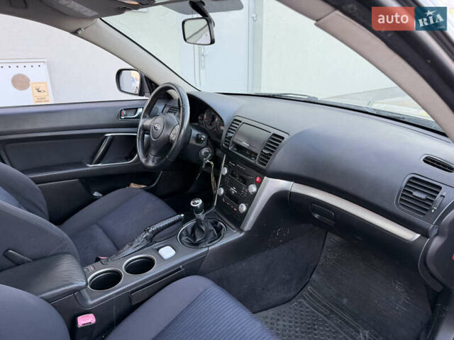 Серый Субару Аутбек, объемом двигателя 2 л и пробегом 333 тыс. км за 3700 $, фото 10 на Automoto.ua