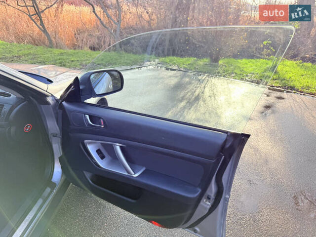 Сірий Субару Аутбек, об'ємом двигуна 3 л та пробігом 235 тис. км за 6850 $, фото 29 на Automoto.ua