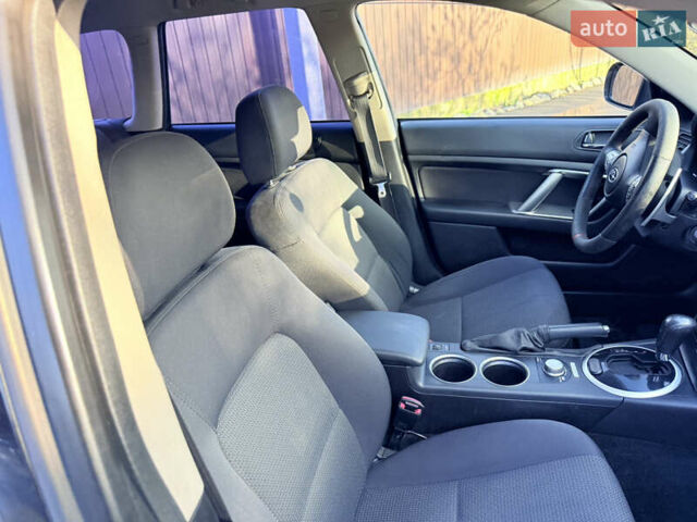 Сірий Субару Аутбек, об'ємом двигуна 3 л та пробігом 235 тис. км за 6200 $, фото 29 на Automoto.ua