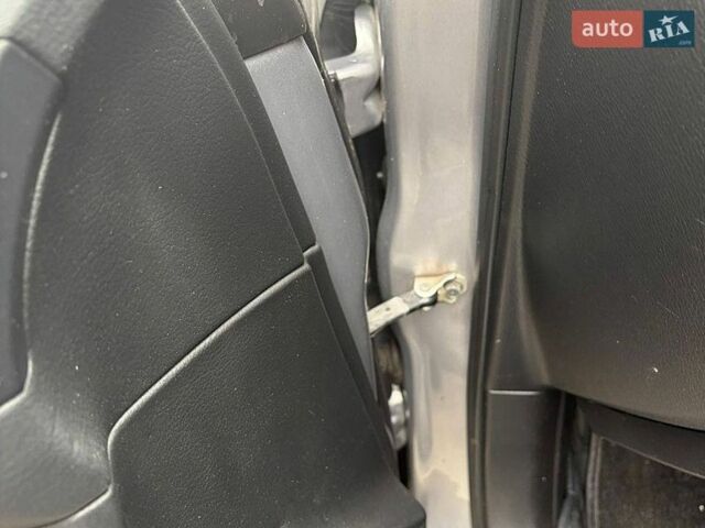Серый Субару Аутбек, объемом двигателя 3 л и пробегом 165 тыс. км за 8500 $, фото 14 на Automoto.ua