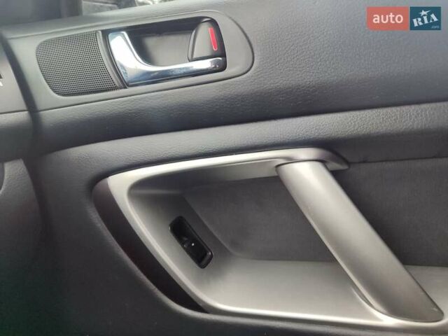 Сірий Субару Аутбек, об'ємом двигуна 3 л та пробігом 266 тис. км за 7500 $, фото 38 на Automoto.ua