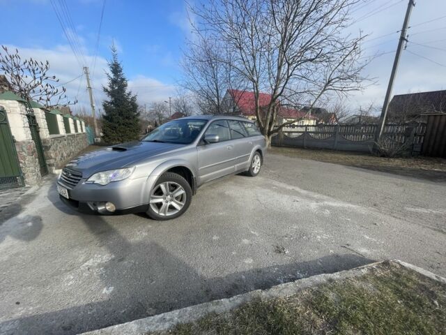 Серый Субару Аутбек, объемом двигателя 2 л и пробегом 315 тыс. км за 3600 $, фото 1 на Automoto.ua