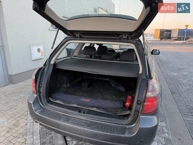 Серый Субару Аутбек, объемом двигателя 2 л и пробегом 333 тыс. км за 3700 $, фото 17 на Automoto.ua