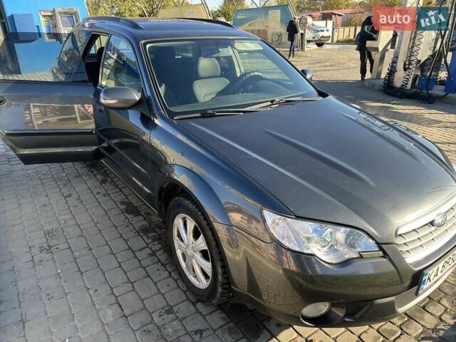 Серый Субару Аутбек, объемом двигателя 2.5 л и пробегом 298 тыс. км за 6300 $, фото 3 на Automoto.ua