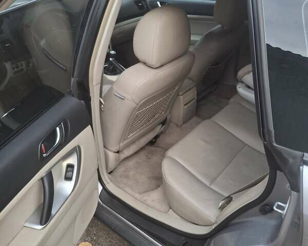 Серый Субару Аутбек, объемом двигателя 2 л и пробегом 216 тыс. км за 7000 $, фото 19 на Automoto.ua