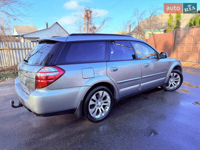 Сірий Субару Аутбек, об'ємом двигуна 3 л та пробігом 235 тис. км за 6850 $, фото 2 на Automoto.ua