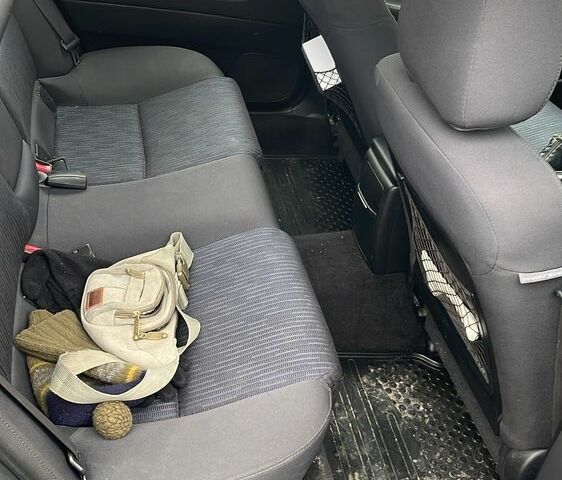 Серый Субару Аутбек, объемом двигателя 2 л и пробегом 315 тыс. км за 3600 $, фото 2 на Automoto.ua