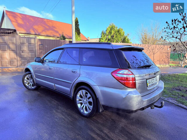 Сірий Субару Аутбек, об'ємом двигуна 3 л та пробігом 235 тис. км за 6200 $, фото 7 на Automoto.ua