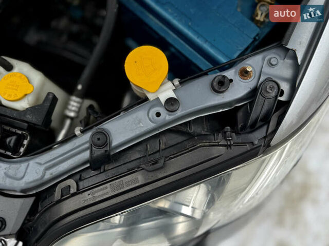 Сірий Субару Аутбек, об'ємом двигуна 2.46 л та пробігом 203 тис. км за 4900 $, фото 29 на Automoto.ua