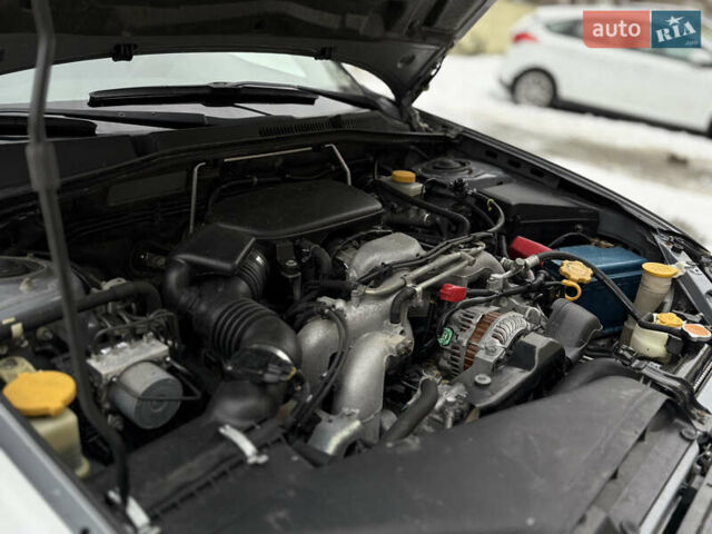 Сірий Субару Аутбек, об'ємом двигуна 2.46 л та пробігом 203 тис. км за 4900 $, фото 27 на Automoto.ua