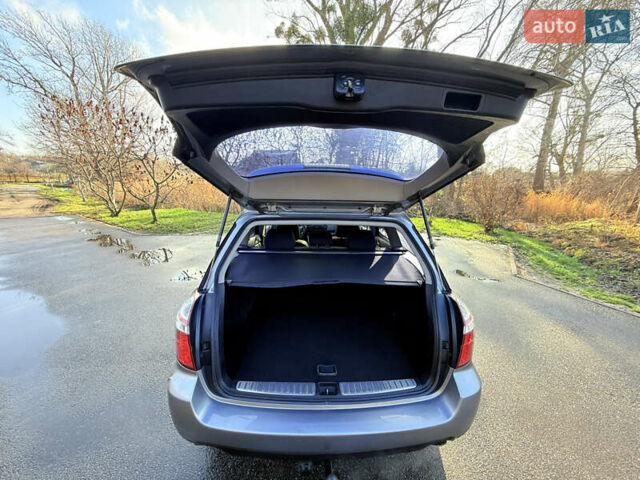 Сірий Субару Аутбек, об'ємом двигуна 3 л та пробігом 235 тис. км за 6200 $, фото 18 на Automoto.ua