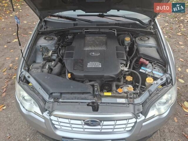 Серый Субару Аутбек, объемом двигателя 2 л и пробегом 216 тыс. км за 7000 $, фото 23 на Automoto.ua